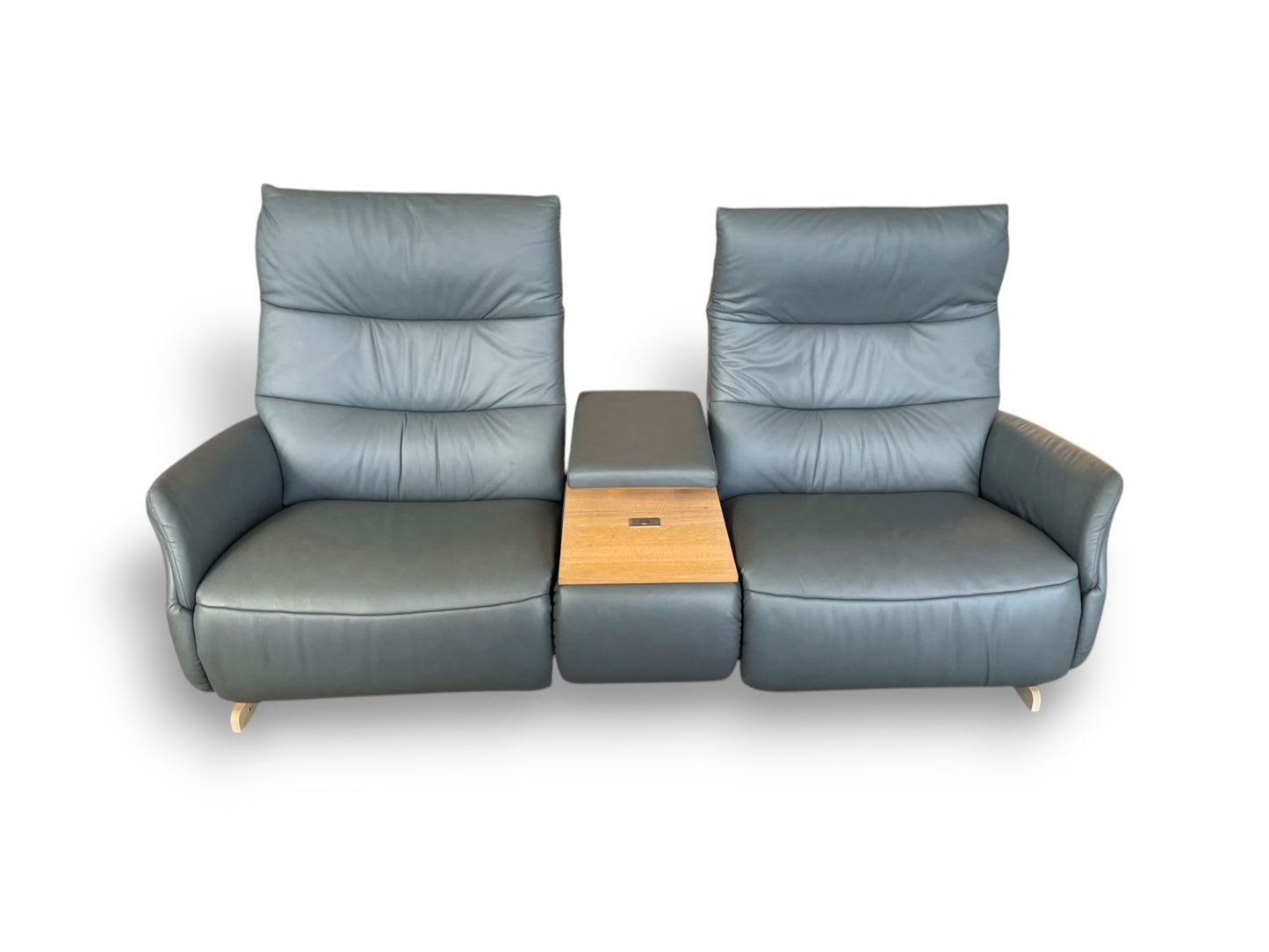 Sofa Himolla 4050 Cumuly Comfort – Elektrisch, 3 Motoren, USB, Leder SEA & Zwischentisch