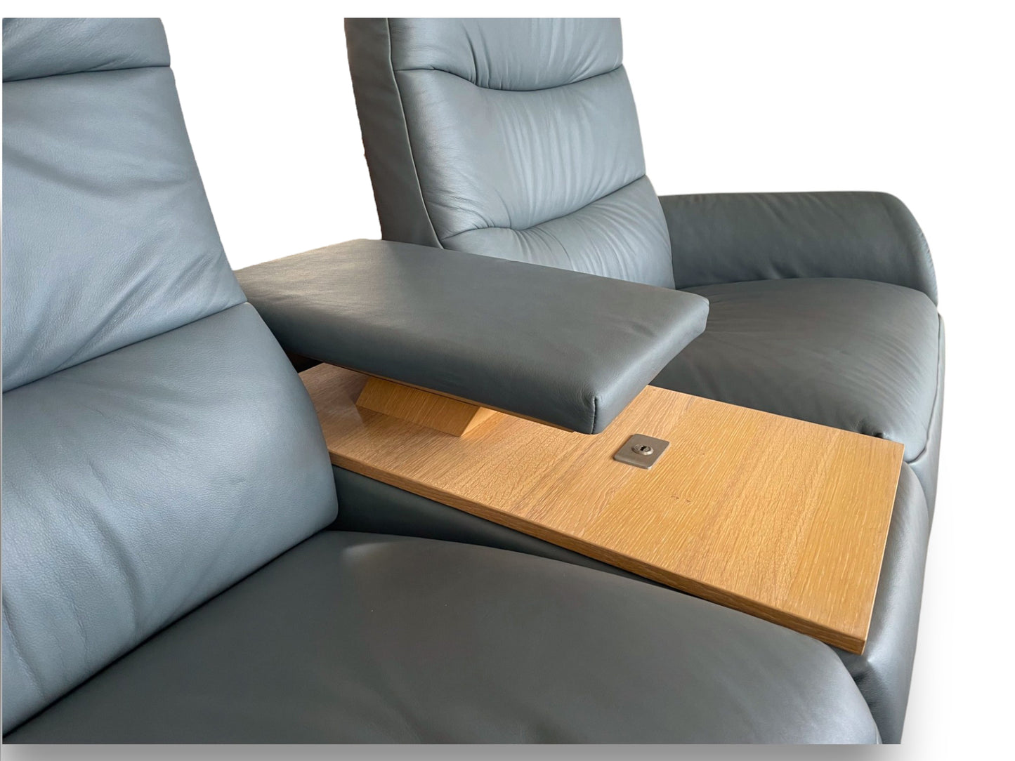 Sofa Himolla 4050 Cumuly Comfort – Elektrisch, 3 Motoren, USB, Leder SEA & Zwischentisch