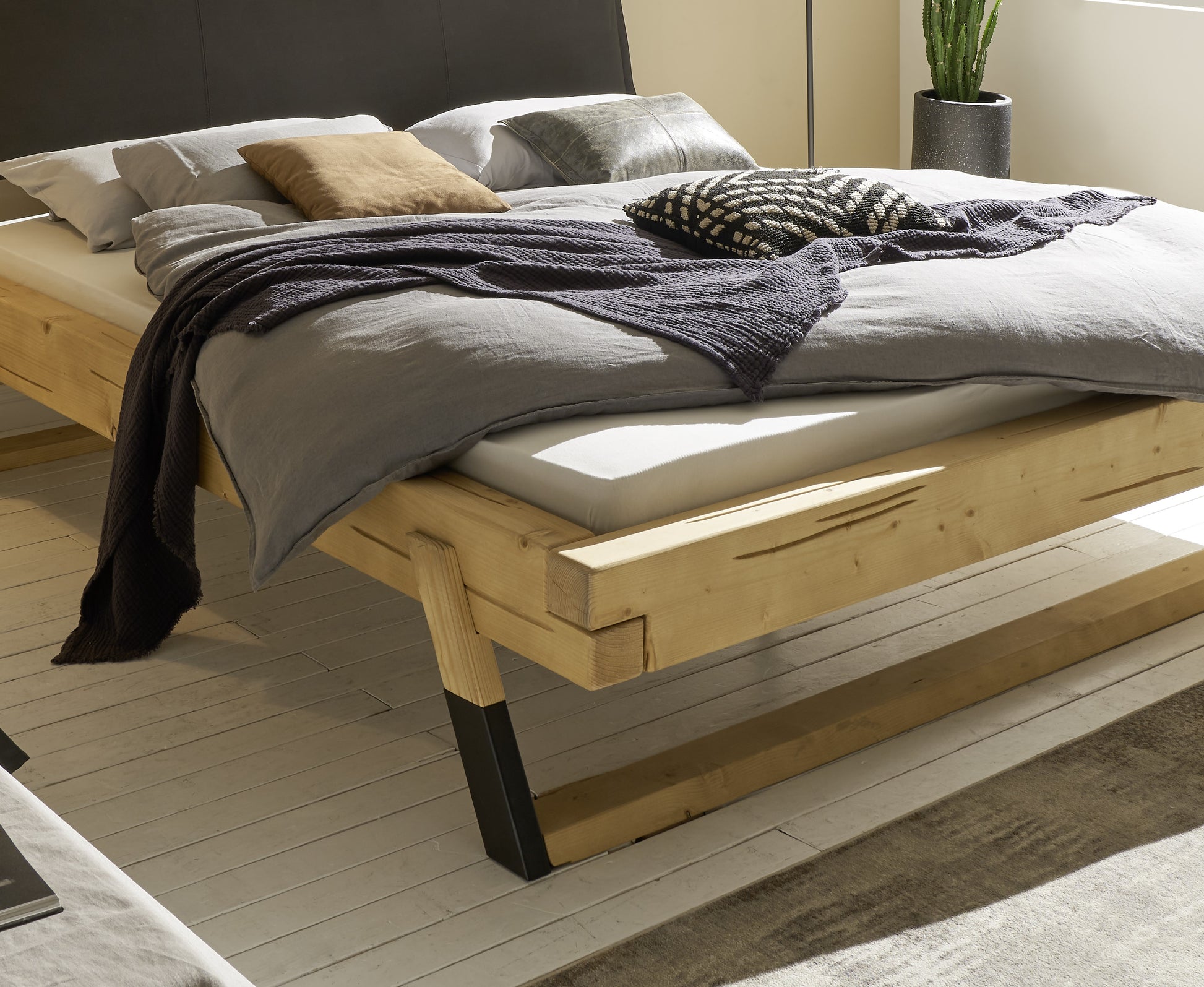 Balkenbett LOBIA 180x200 cm – Fichte Massivholz
