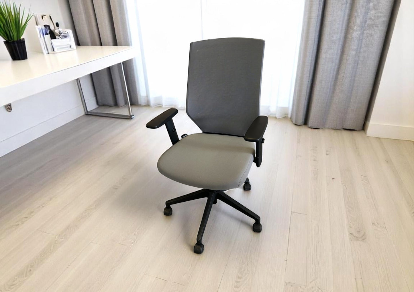 Bürostuhl Dauphin Drehstuhl Grau – Ergonomisch mit Netzbespannung & Flachgewebe