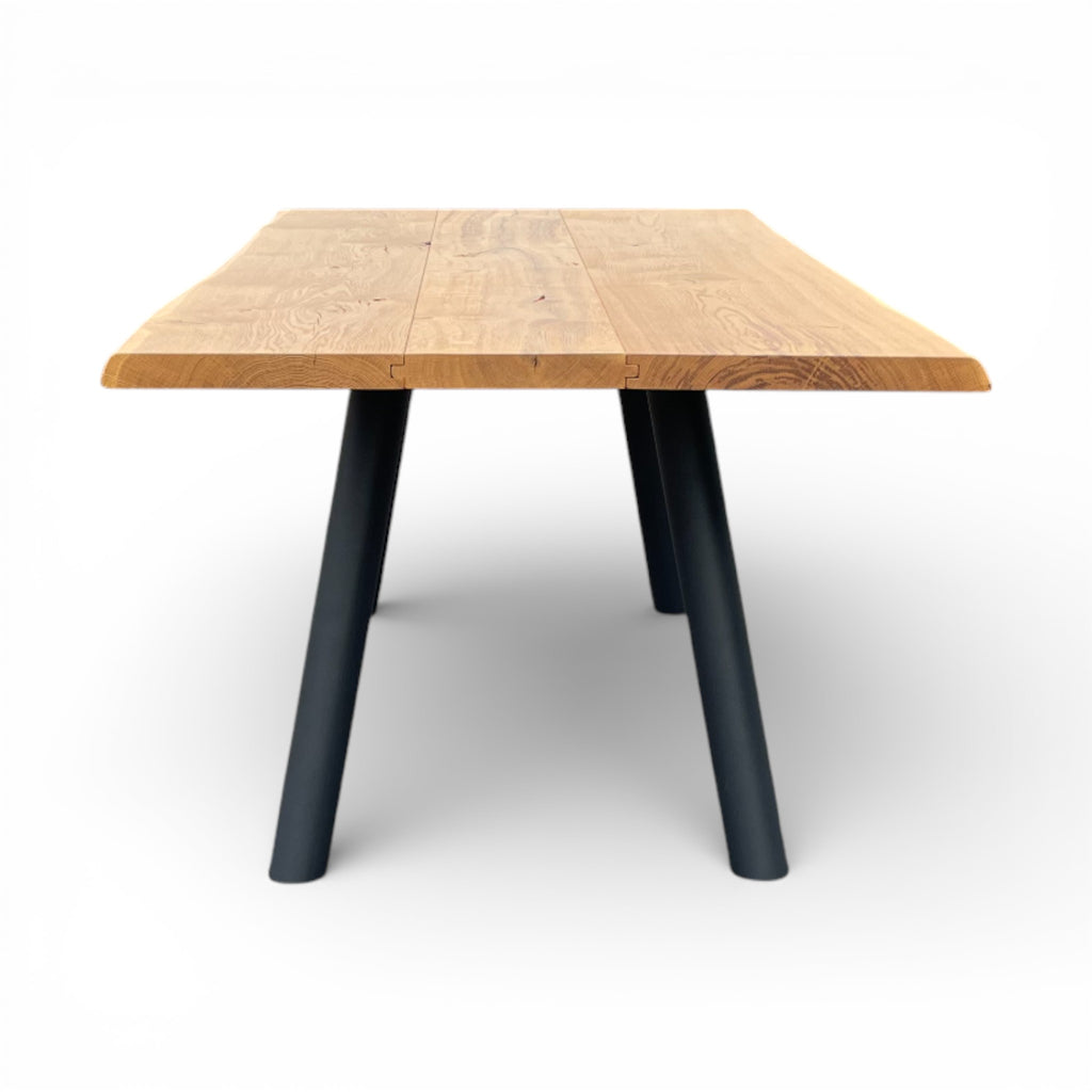 Lavida Wenko Tisch – Wildeiche, Rundrohrgestell (200×100 cm)