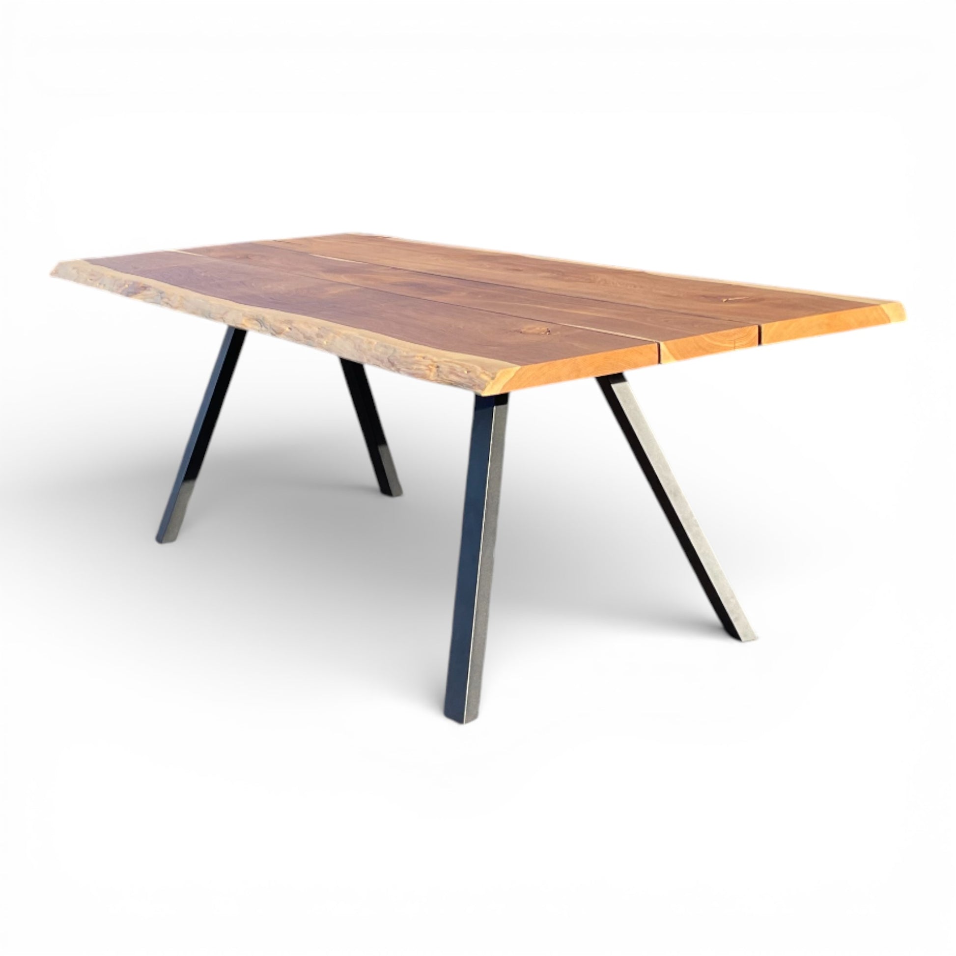 Lavida Niklas Tisch – Wildeiche geräuchert, Baumkante (240×100 cm)