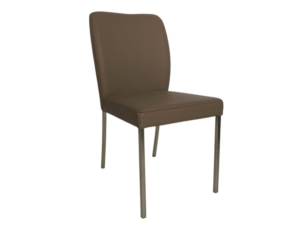Stuhl K+W 6195 Vierfußstuhl – Edelstahl gebürstet, Leder Bronco 86 Smoke, elegantes Design
