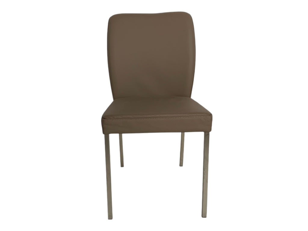 Stuhl K+W 6195 Vierfußstuhl – Edelstahl gebürstet, Leder Bronco 86 Smoke, elegantes Design