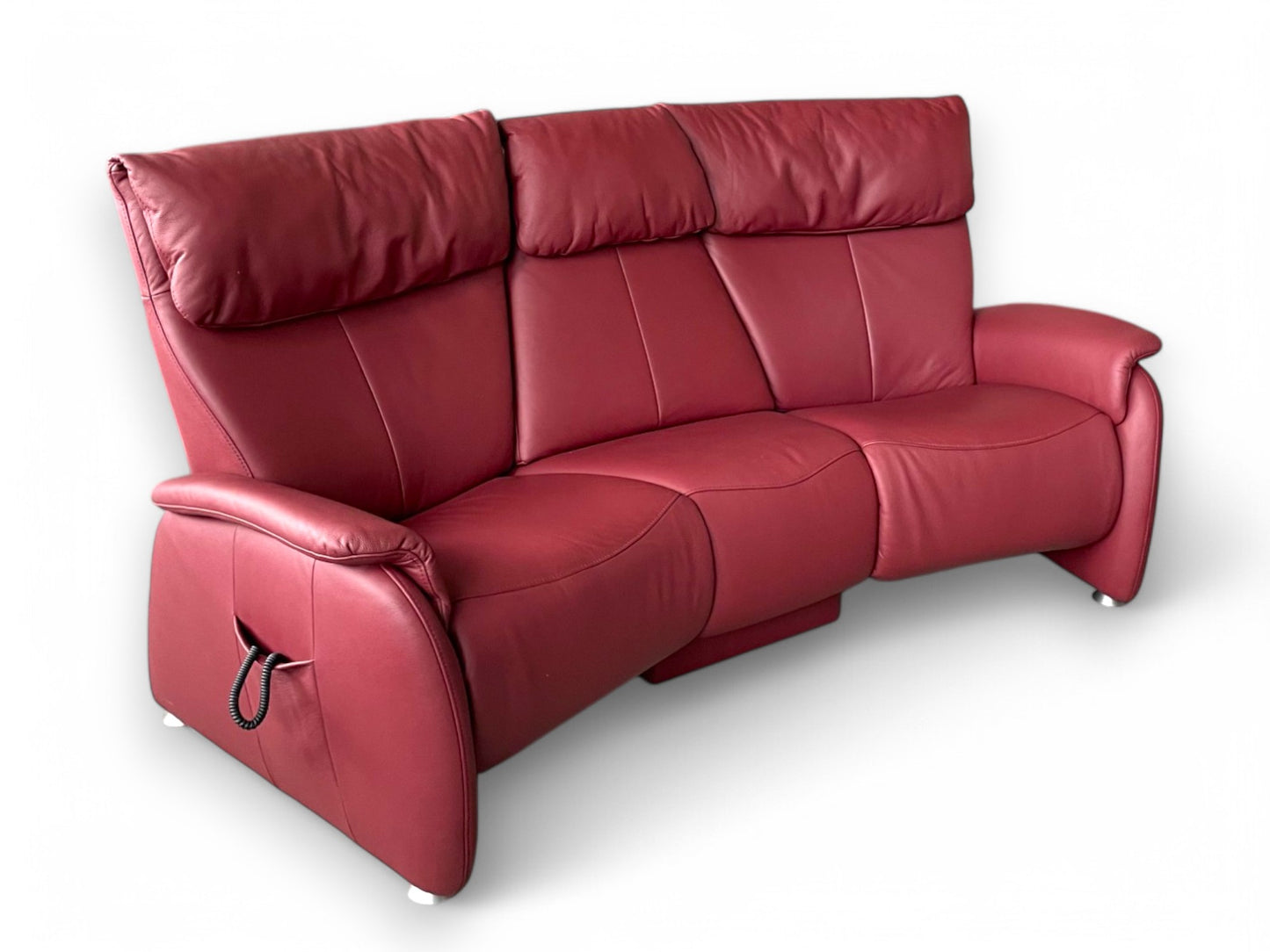 Sofa Leder Himolla 4897 Trapezsofa – Elektrisches in Oxblood mit Herz-Waage-Funktion & Klapptisch in Nussbaum