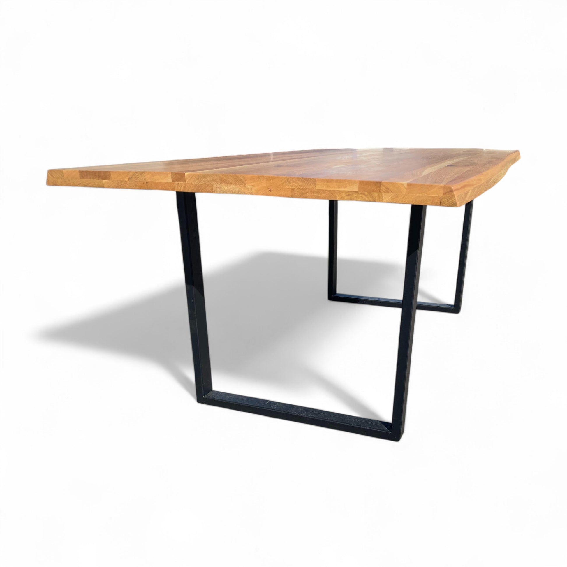 Essgruppe – 6x Stuhl Sabina Cognac + Esstisch Eiche Massivholz